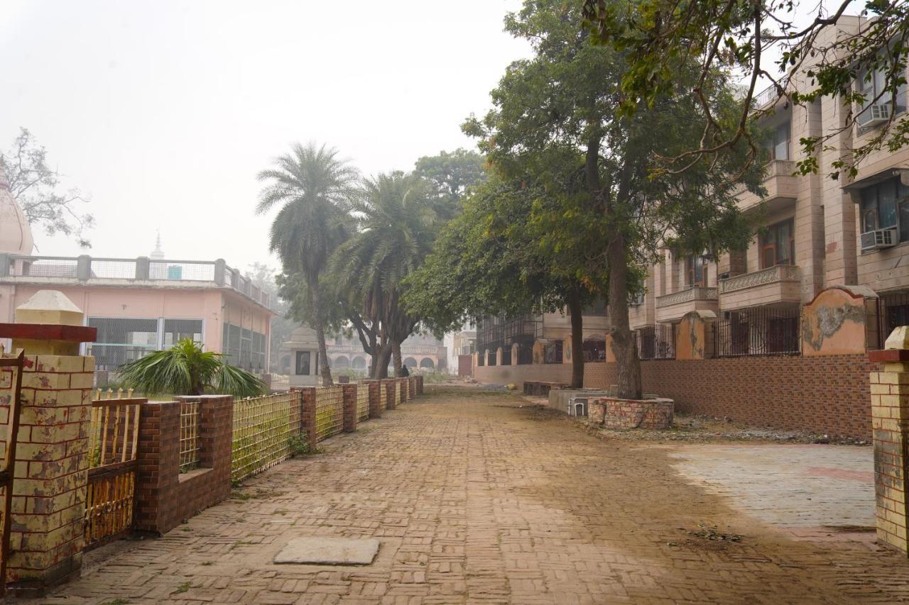 Shree Krishna Bhakti Ashram Hotel Vrindavan Bagian luar foto