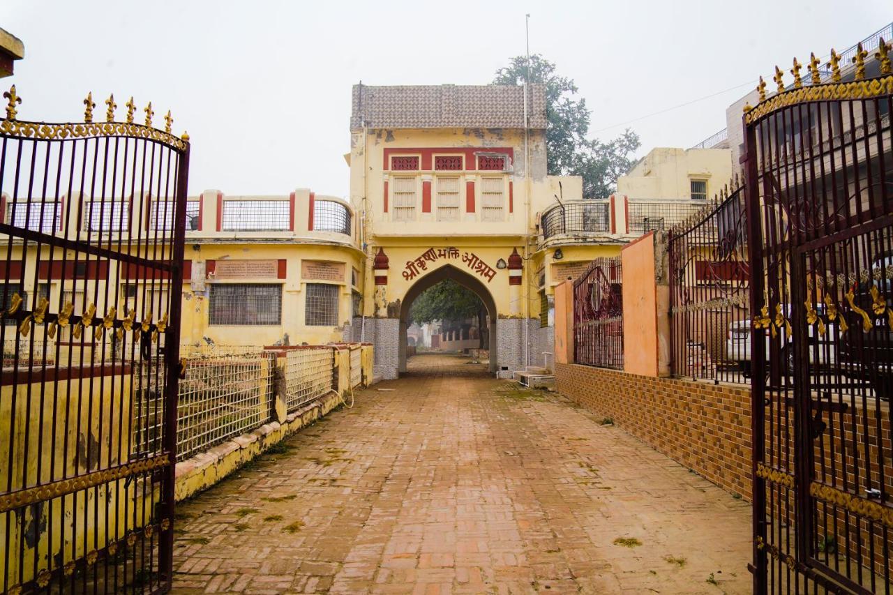 Shree Krishna Bhakti Ashram Hotel Vrindavan Bagian luar foto