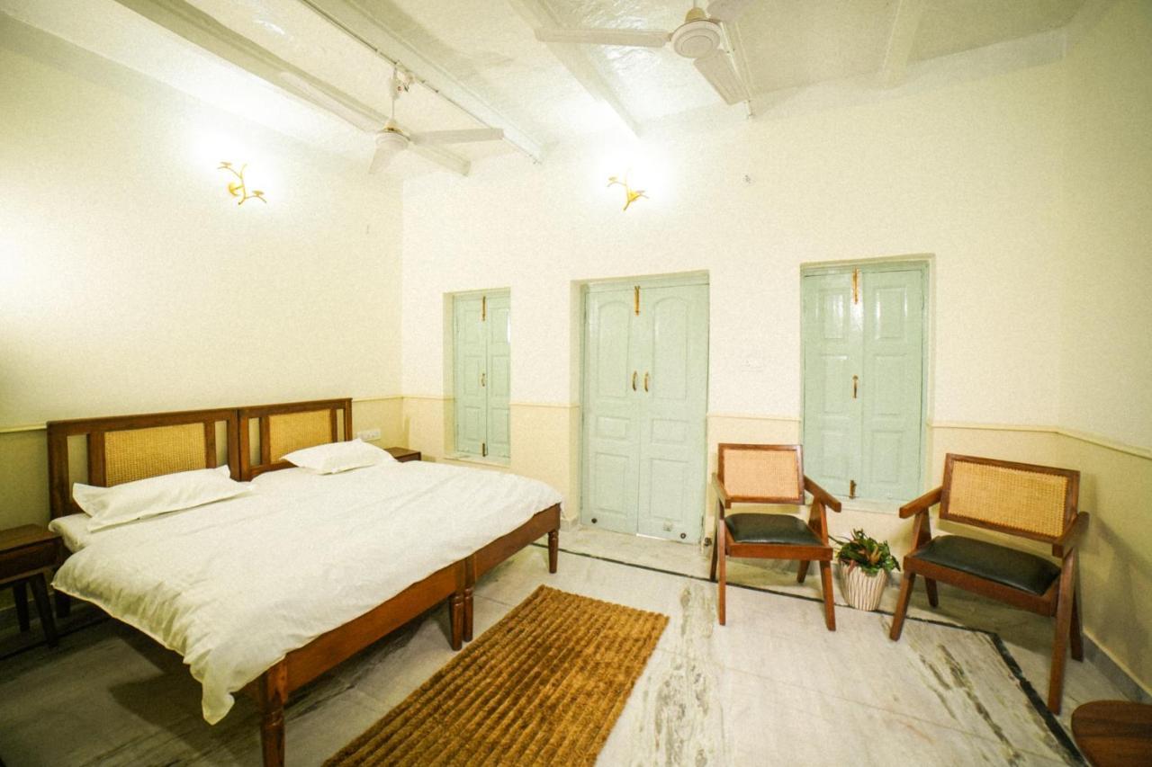 Shree Krishna Bhakti Ashram Hotel Vrindavan Bagian luar foto