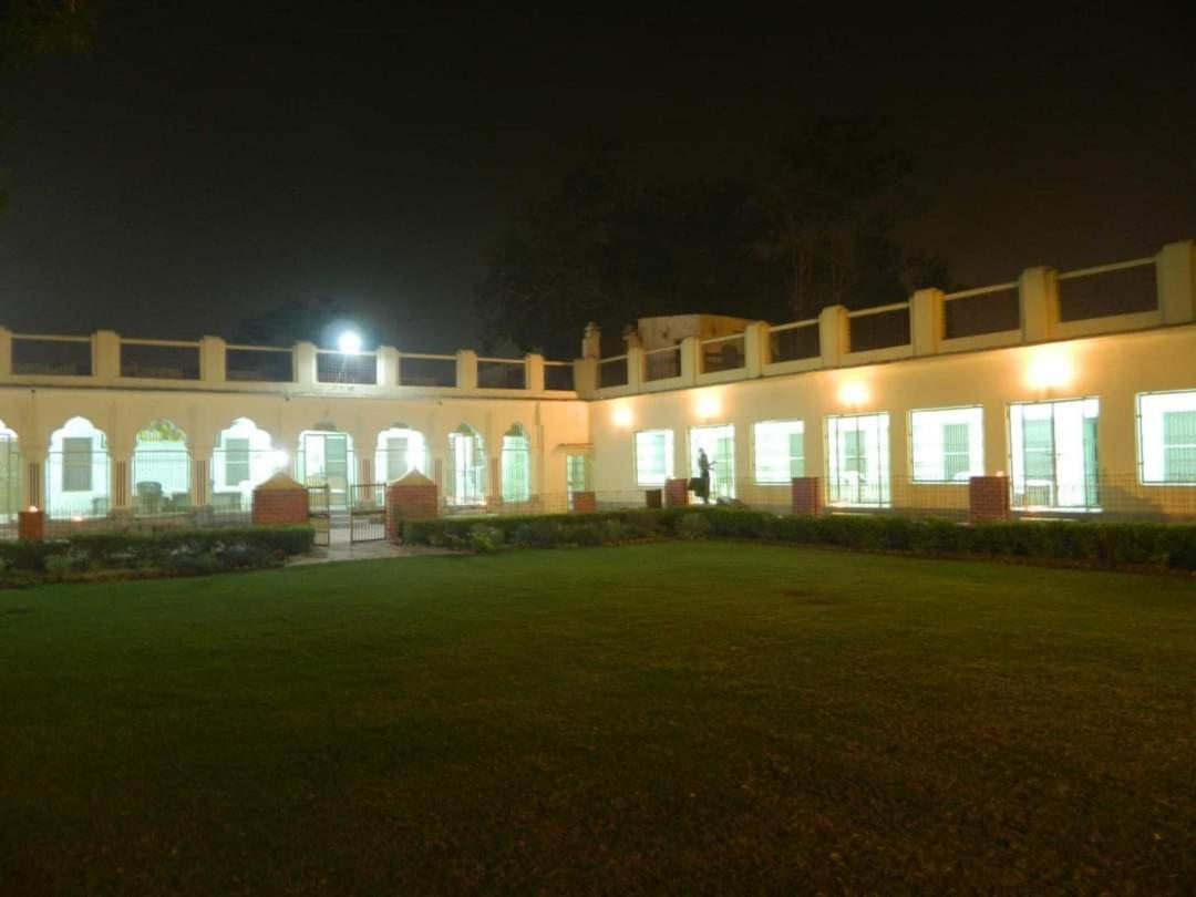 Shree Krishna Bhakti Ashram Hotel Vrindavan Bagian luar foto