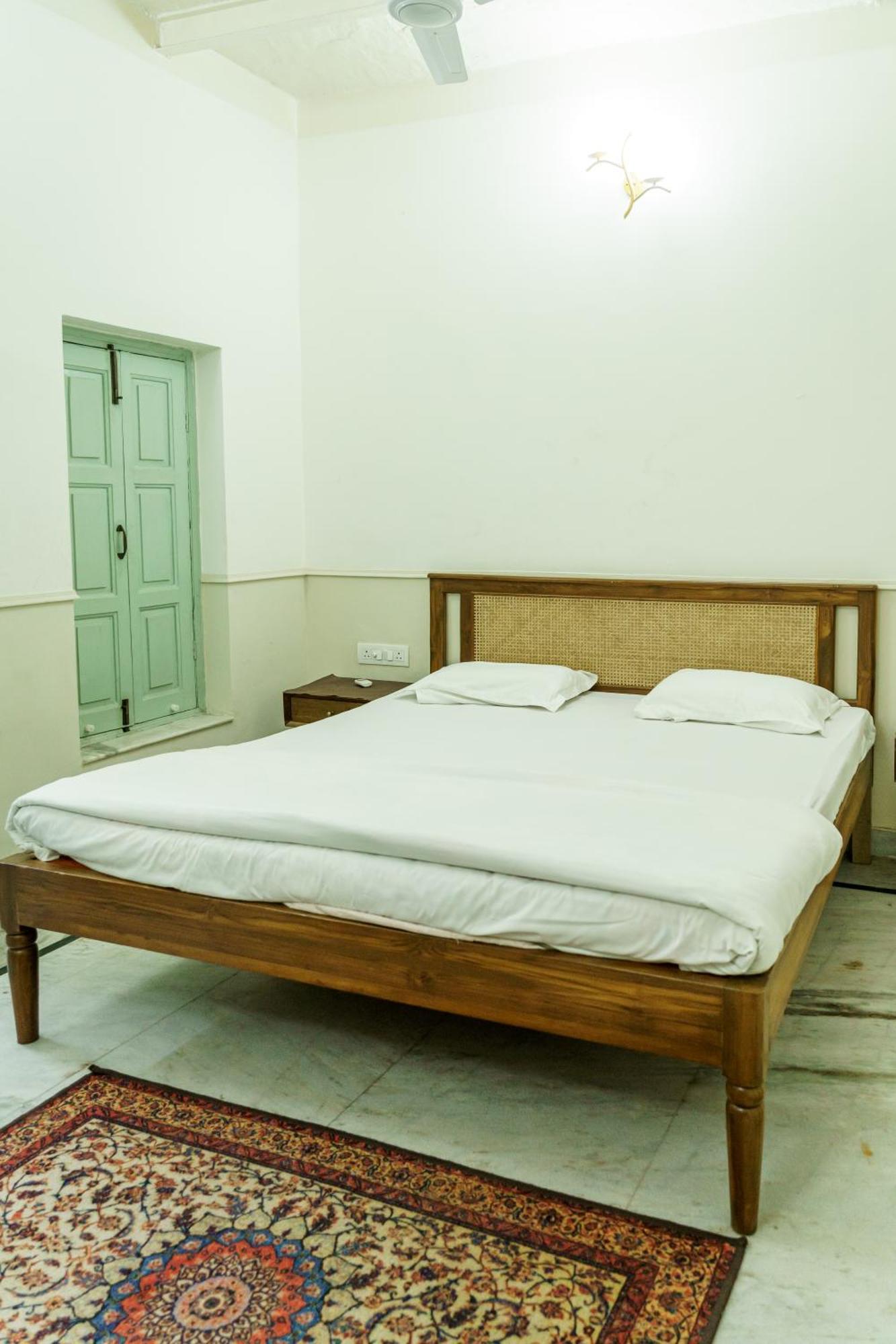 Shree Krishna Bhakti Ashram Hotel Vrindavan Bagian luar foto