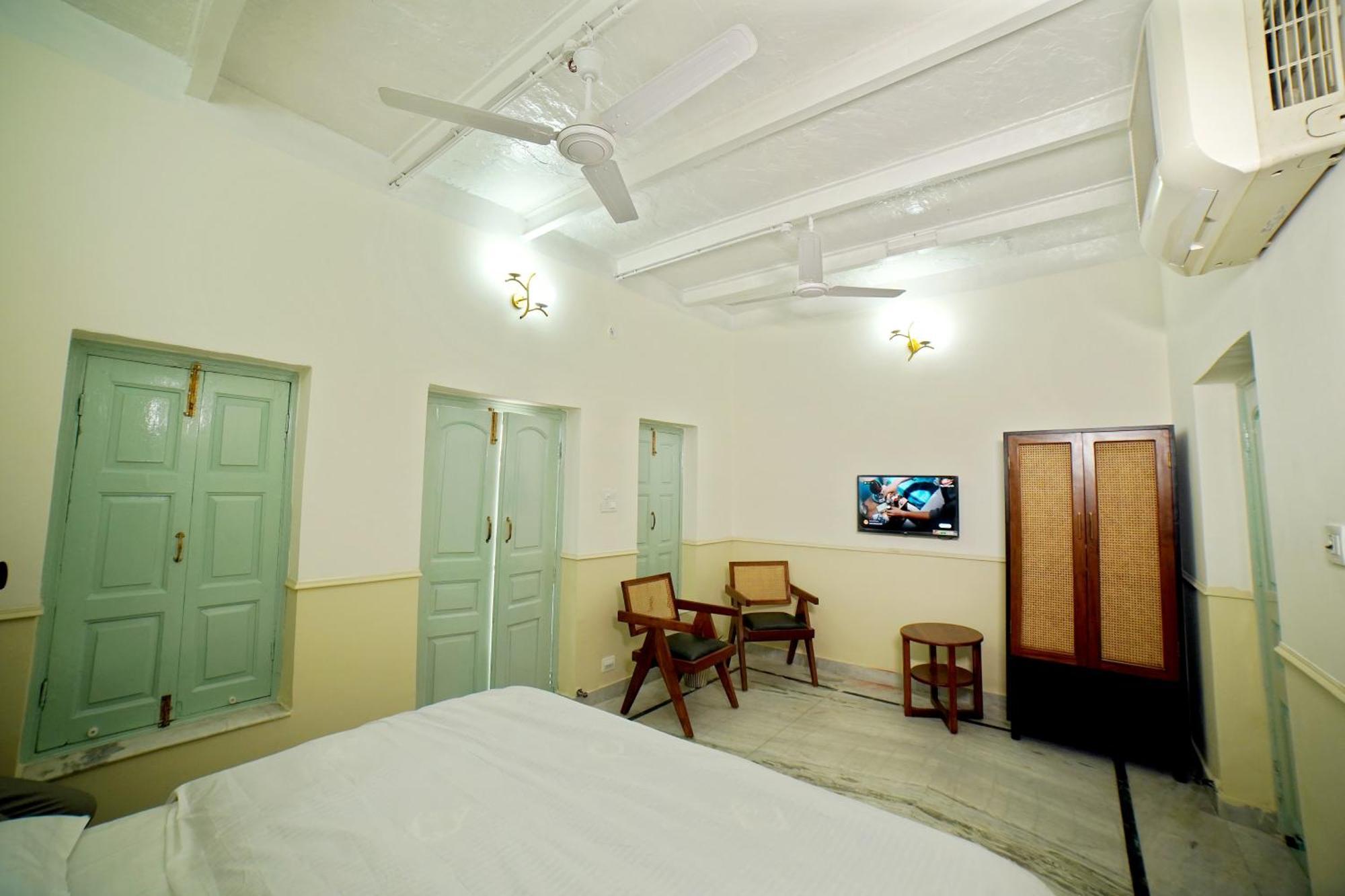 Shree Krishna Bhakti Ashram Hotel Vrindavan Bagian luar foto