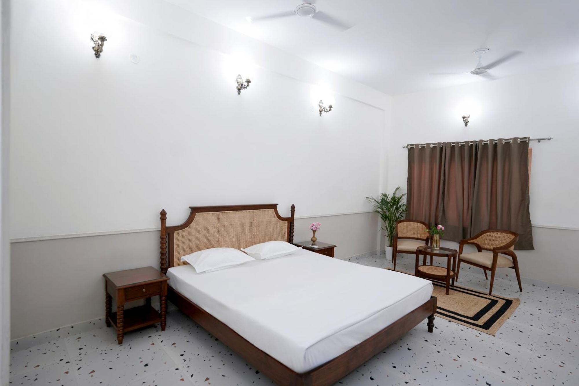Shree Krishna Bhakti Ashram Hotel Vrindavan Bagian luar foto